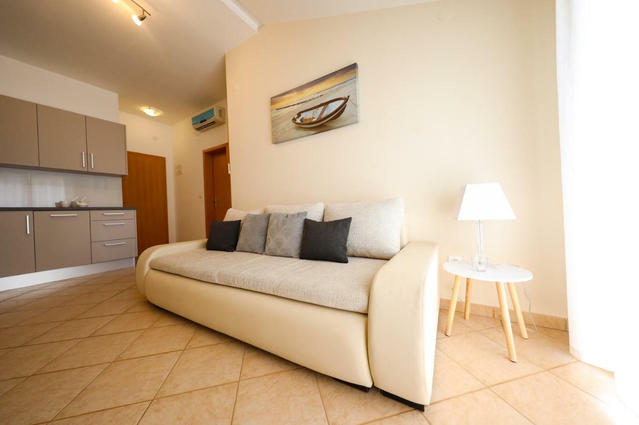 Apartments Tony Biograd Na Moru Exterior foto