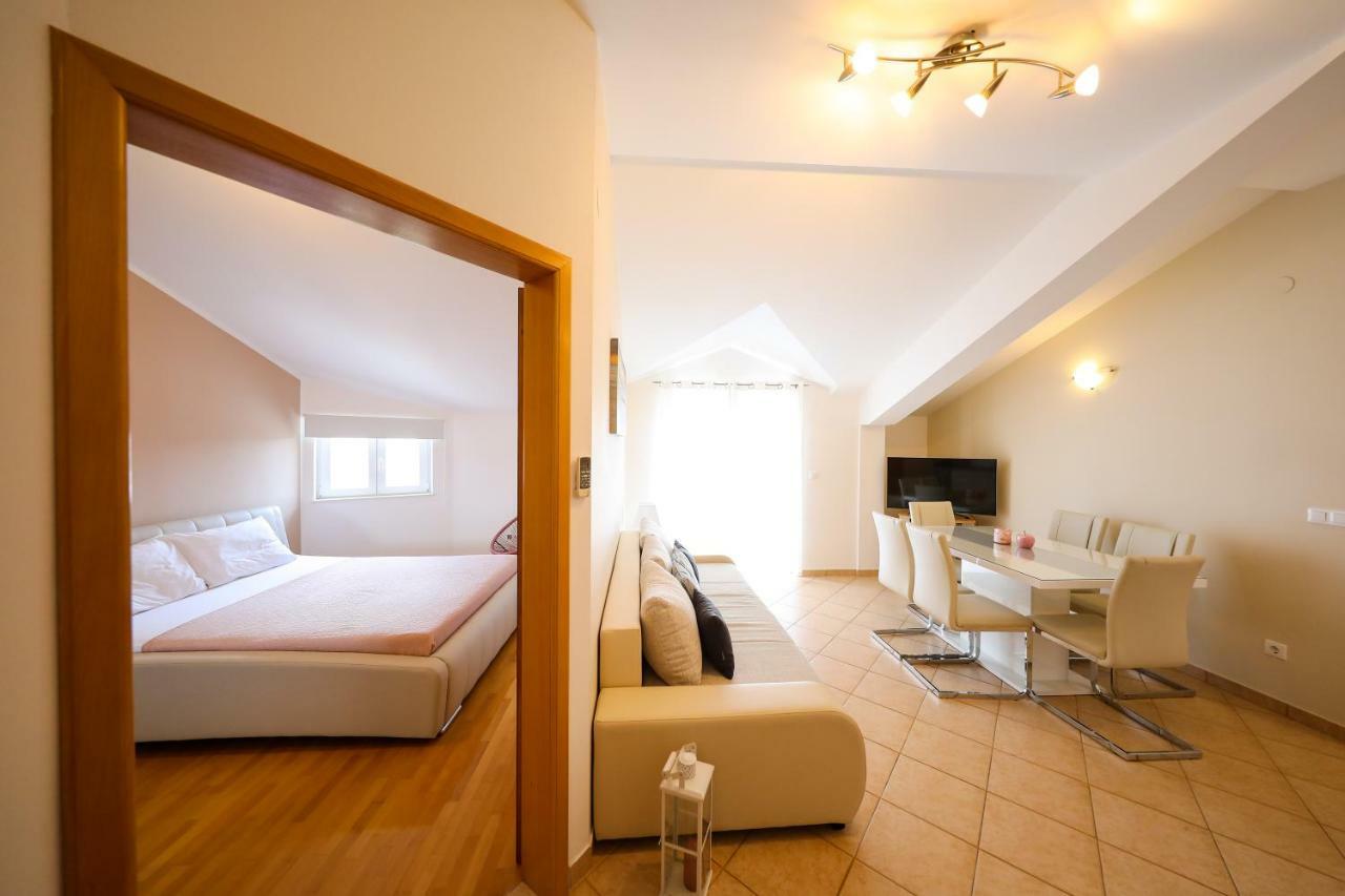 Apartments Tony Biograd Na Moru Exterior foto